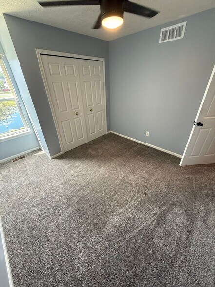Building Photo - 5402 Fountain Cir