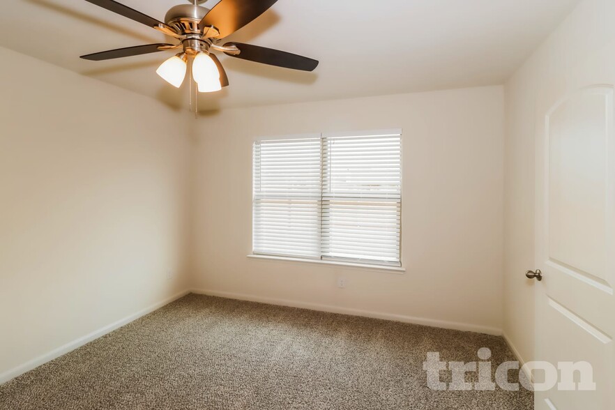 Building Photo - 204 Micah Ln