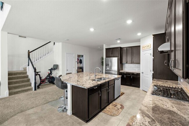 Building Photo - 6533 Leonardo Cove