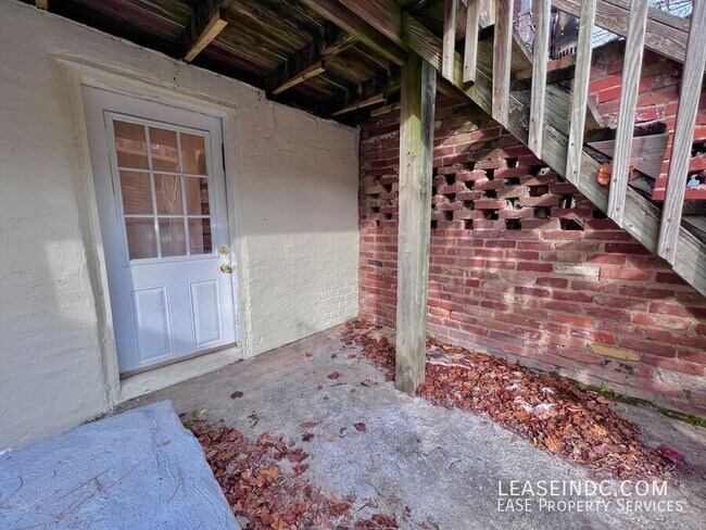 Building Photo - 130 Seaton Pl NW