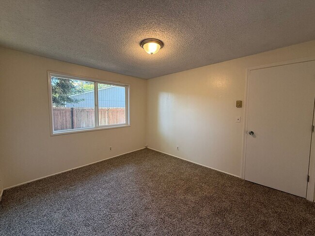 Building Photo - 6374f