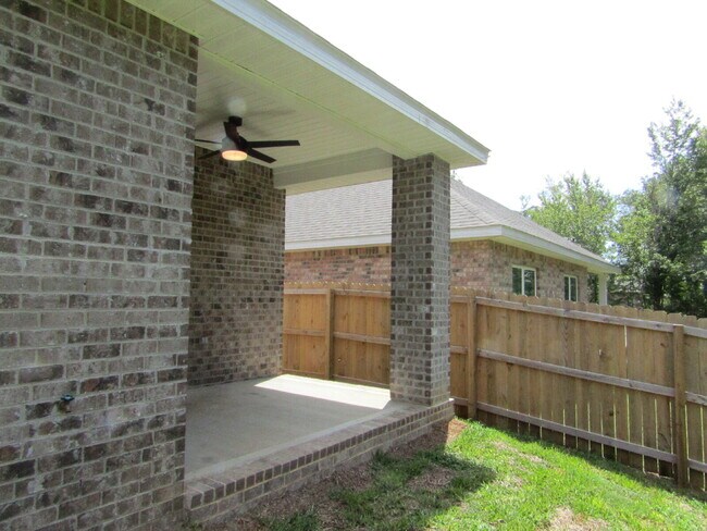 Building Photo - Modern 4BR Home in Reserve at Brookhaven with Quartz Kitchen, Smart Home Features & Open Floor Plan