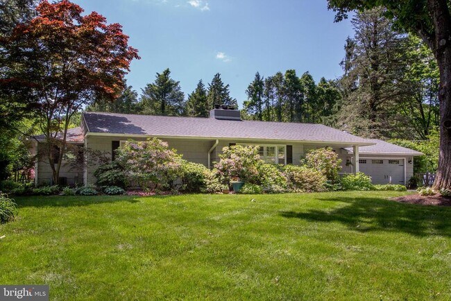 Building Photo - 67 Townview Dr