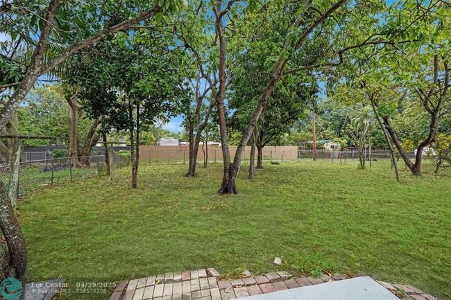 Building Photo - 1075 NW 133rd St