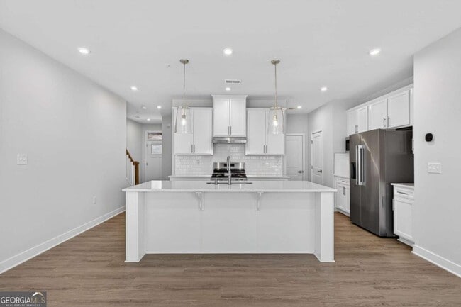 Building Photo - 325 Enchanted Ct