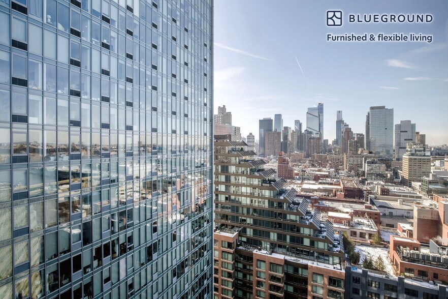 Building Photo - 550 W 54th St