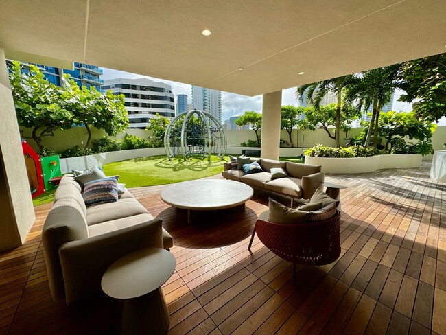 Building Photo - 1388 Kapiolani Blvd