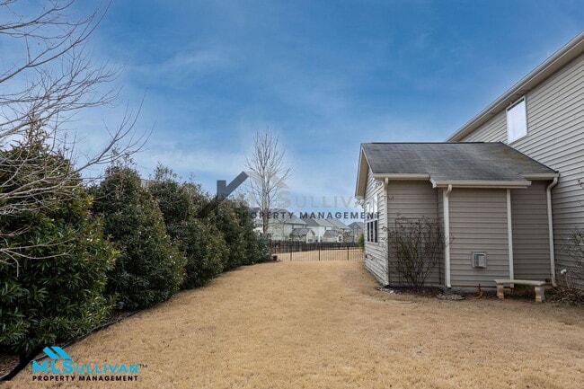 Building Photo - 913 Beech Glen Dr