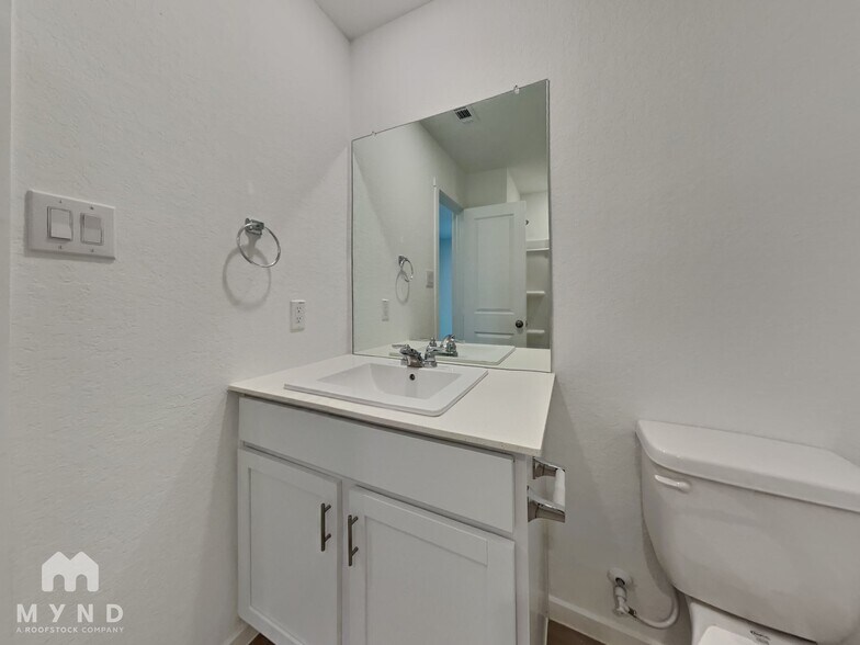 Building Photo - 415 Indian Blossom