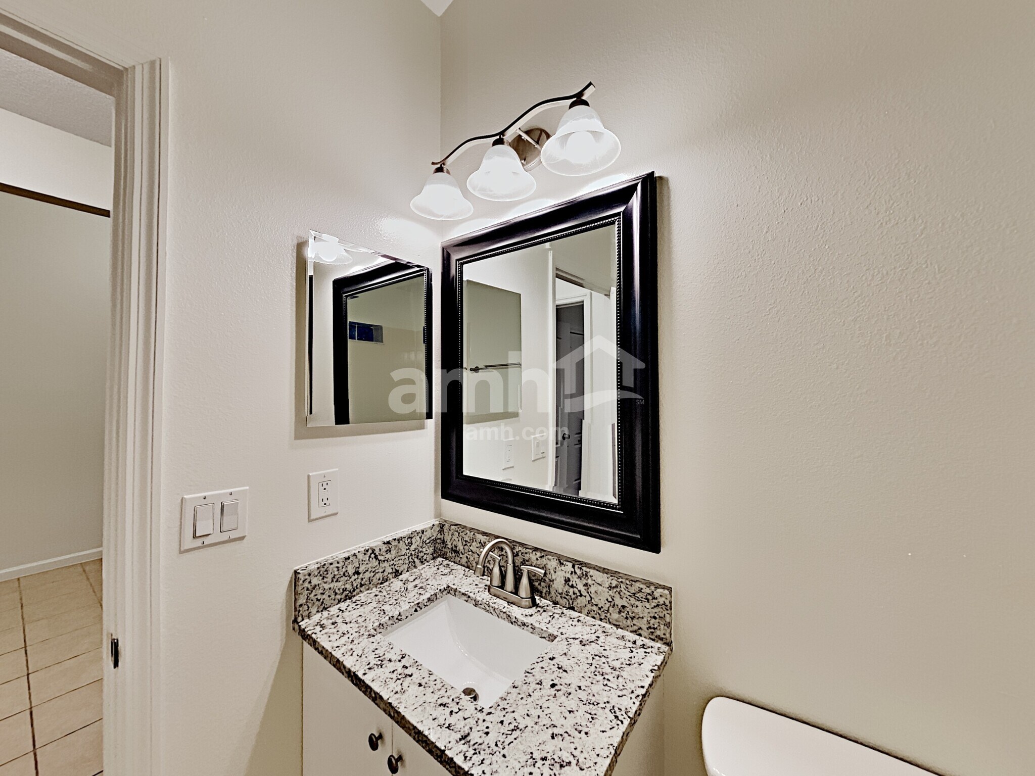 Building Photo - 15854 Bay Vista Dr