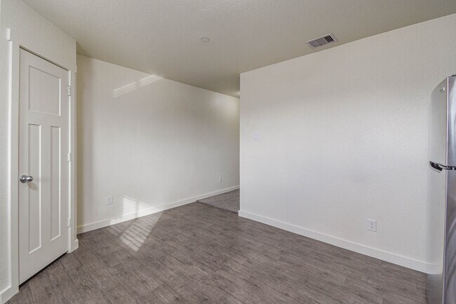 Building Photo - 21155 Gosling Rd