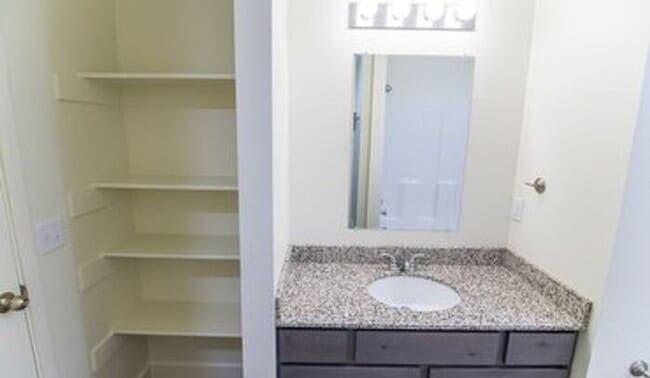 Building Photo - Gorgeous 3-Story 2021 Payton Model Townhom...