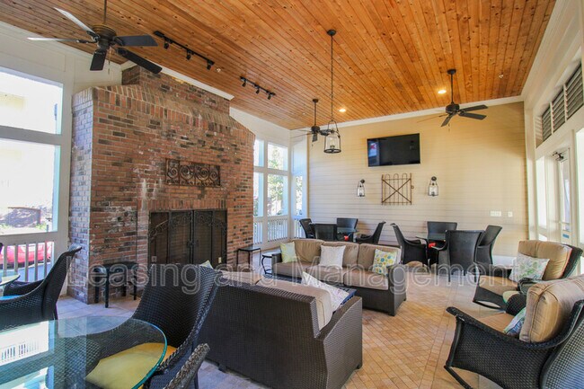 Building Photo - 2244 Ashley Crossing Dr