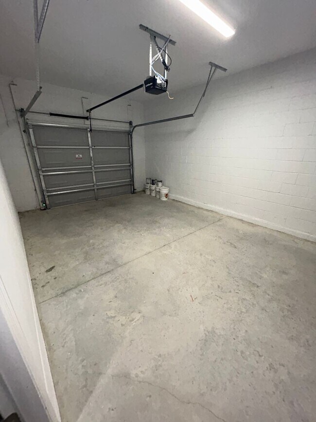 Building Photo - 13616 SW 61st Cir