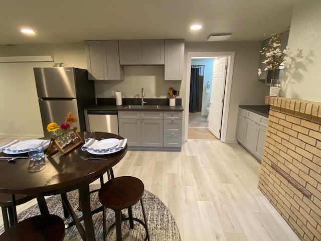 Building Photo - 1032 Meadowbrook Dr