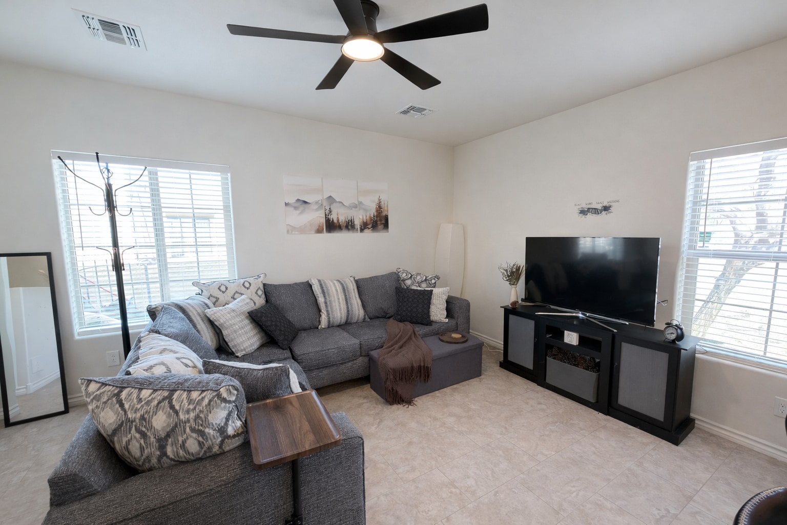 Building Photo - 854 S San Marcos Dr