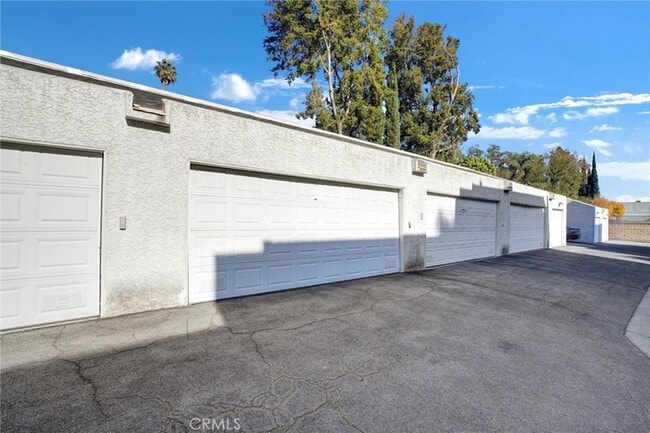 Building Photo - 20155 Keswick St