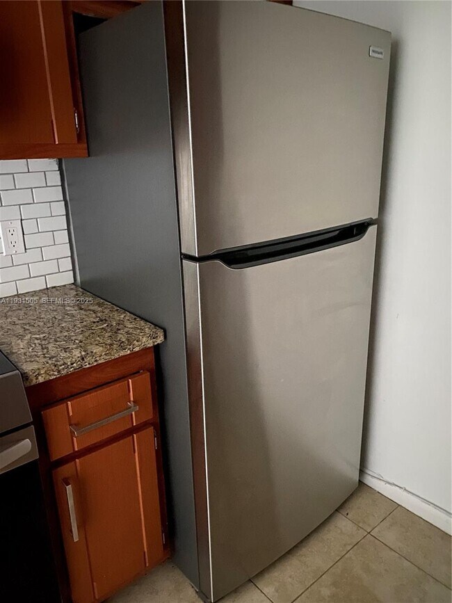 Building Photo - 301 SW 135th Ave