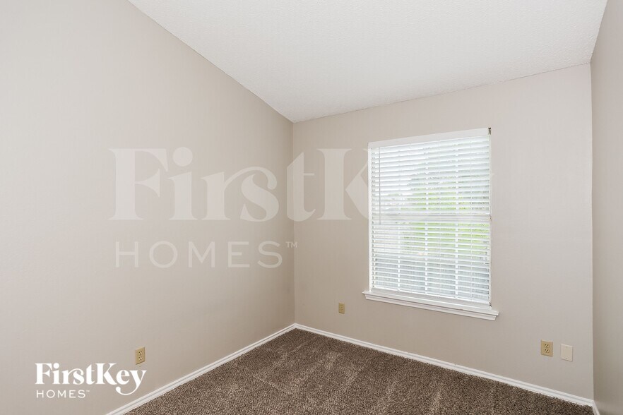 Building Photo - 1532 High Pointe Ln