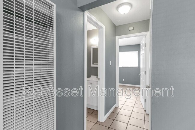 Building Photo - 1529 23rd St