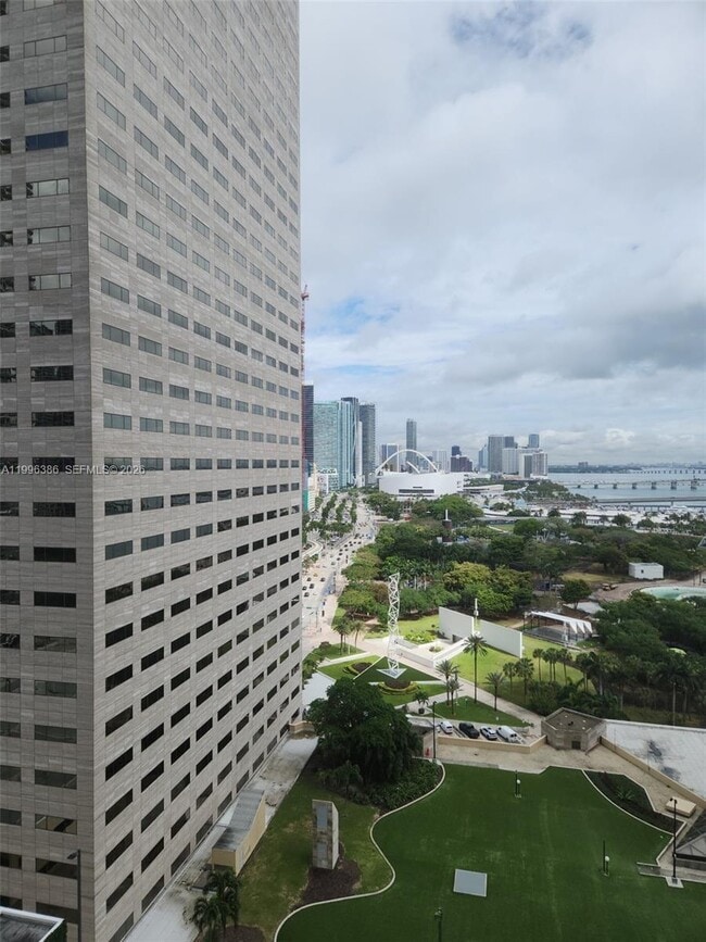 Building Photo - 325 S Biscayne Blvd