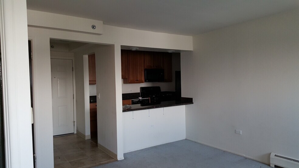 Building Photo - 1919 S Wolf Rd