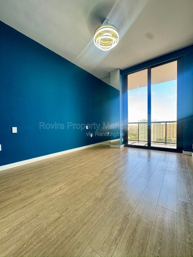 Building Photo - 19667 Turnberry Way