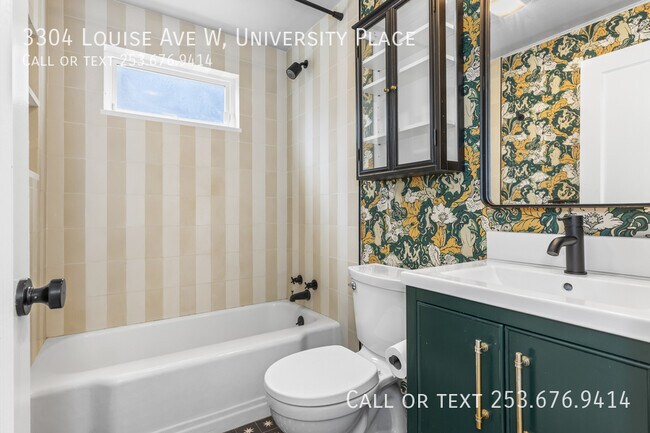 Building Photo - 3304 Louise Ave W