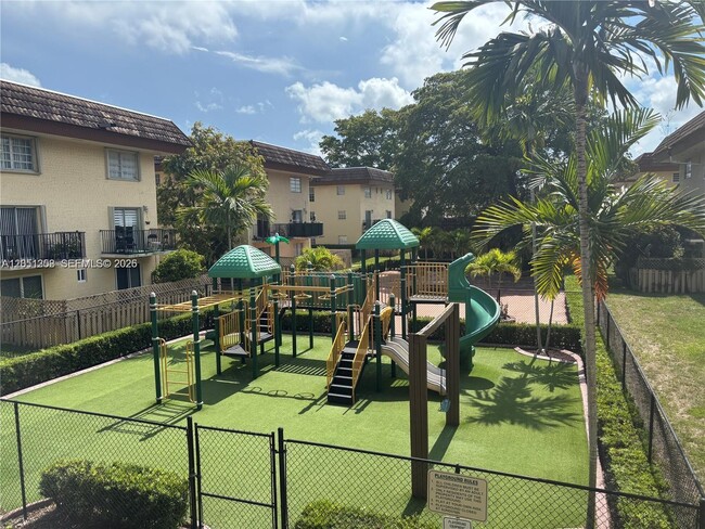 Building Photo - 8500 SW 109th Ave