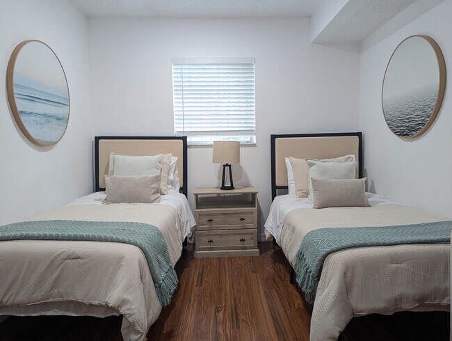 Building Photo - 2945 SW 18th St