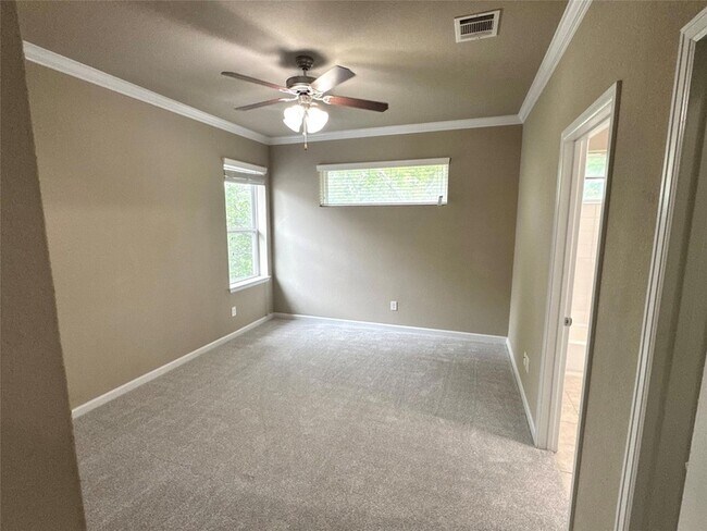 Building Photo - 4705 Rosedale Ave