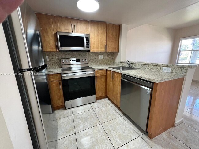 Building Photo - 675 NW 85th Ct