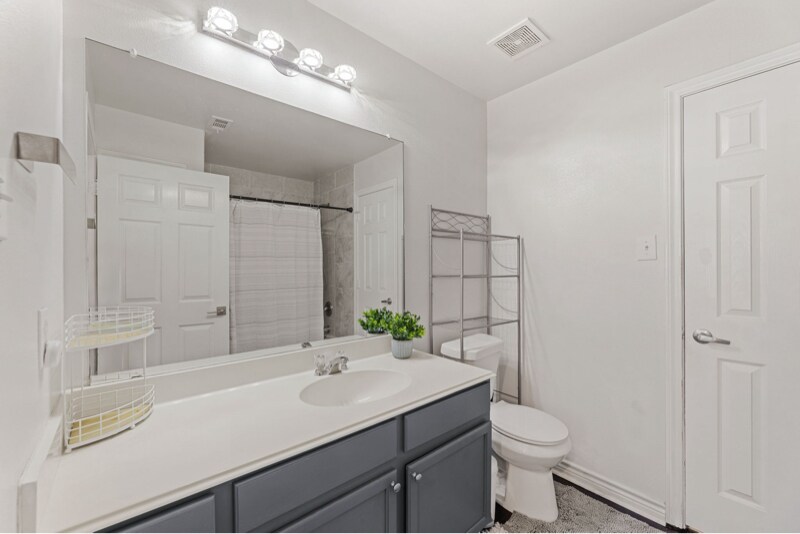 Building Photo - 3974 Fernando Dr
