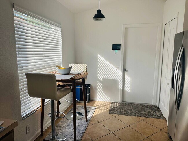 Building Photo - "Charming 3-Bedroom Oasis with 2 Full Baths in Riverview – Your Ideal Home Awaits!"