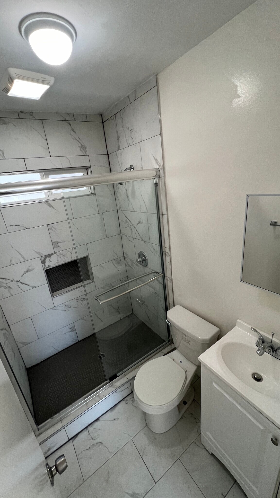 Bathroom and shower - 2707 Fairmount St