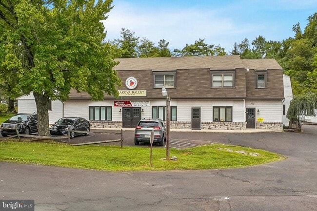 Building Photo - 700 Second Street Pike