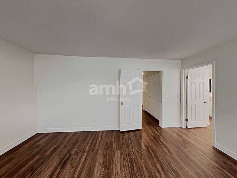 Building Photo - 9501 Amber Valley Ln
