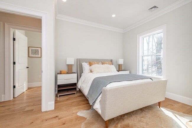 Building Photo - 105 Forest Hills St