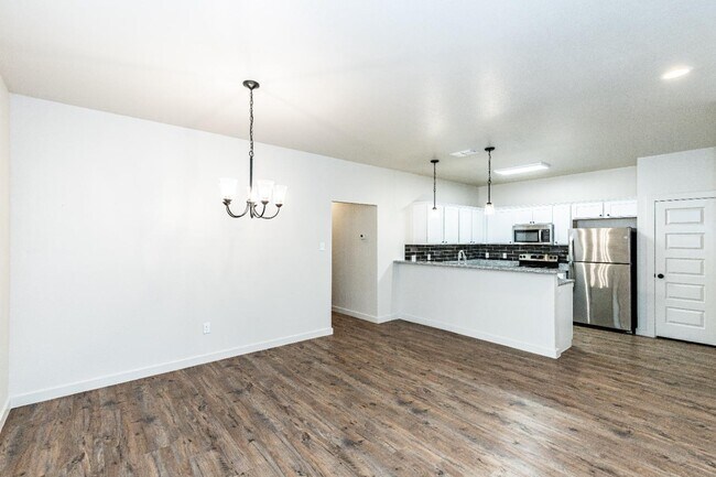 Building Photo - 1006 N 7th St