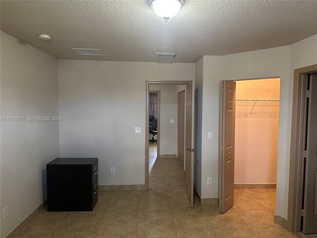 Building Photo - 5954 Royal Way