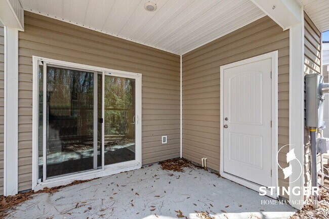 Building Photo - 204 Admiration Ave