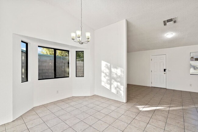Building Photo - 6082 S Birchwood Dr