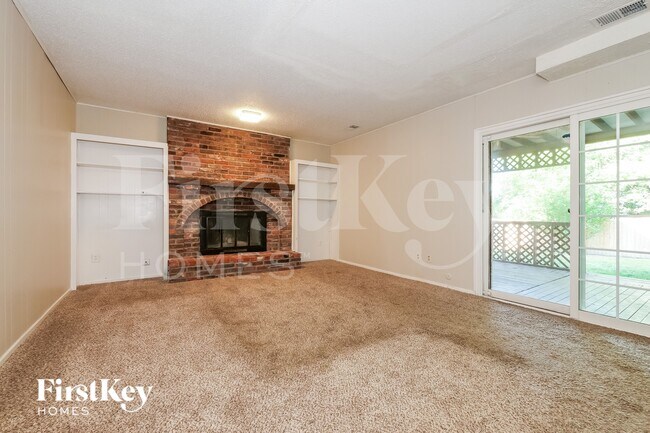 Building Photo - 14000 S Tomahawk Dr