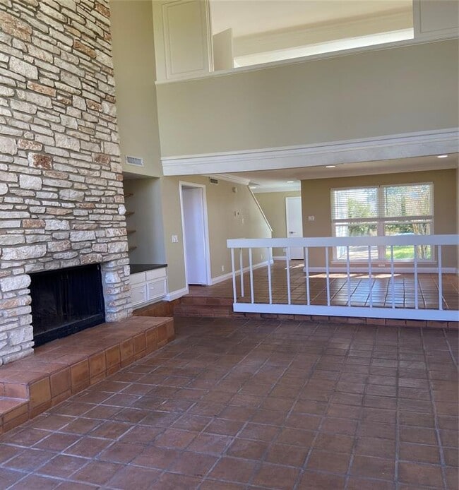 Building Photo - 101 World of Tennis Sq