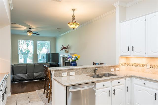 Building Photo - 2814 Waterford Dr