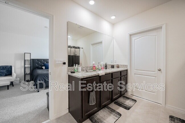 Building Photo - 3883 Resting Robin Ave