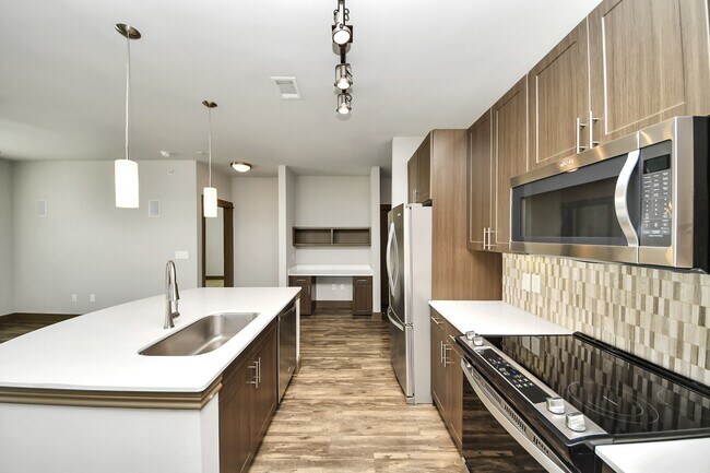 Building Photo - 5454 State St