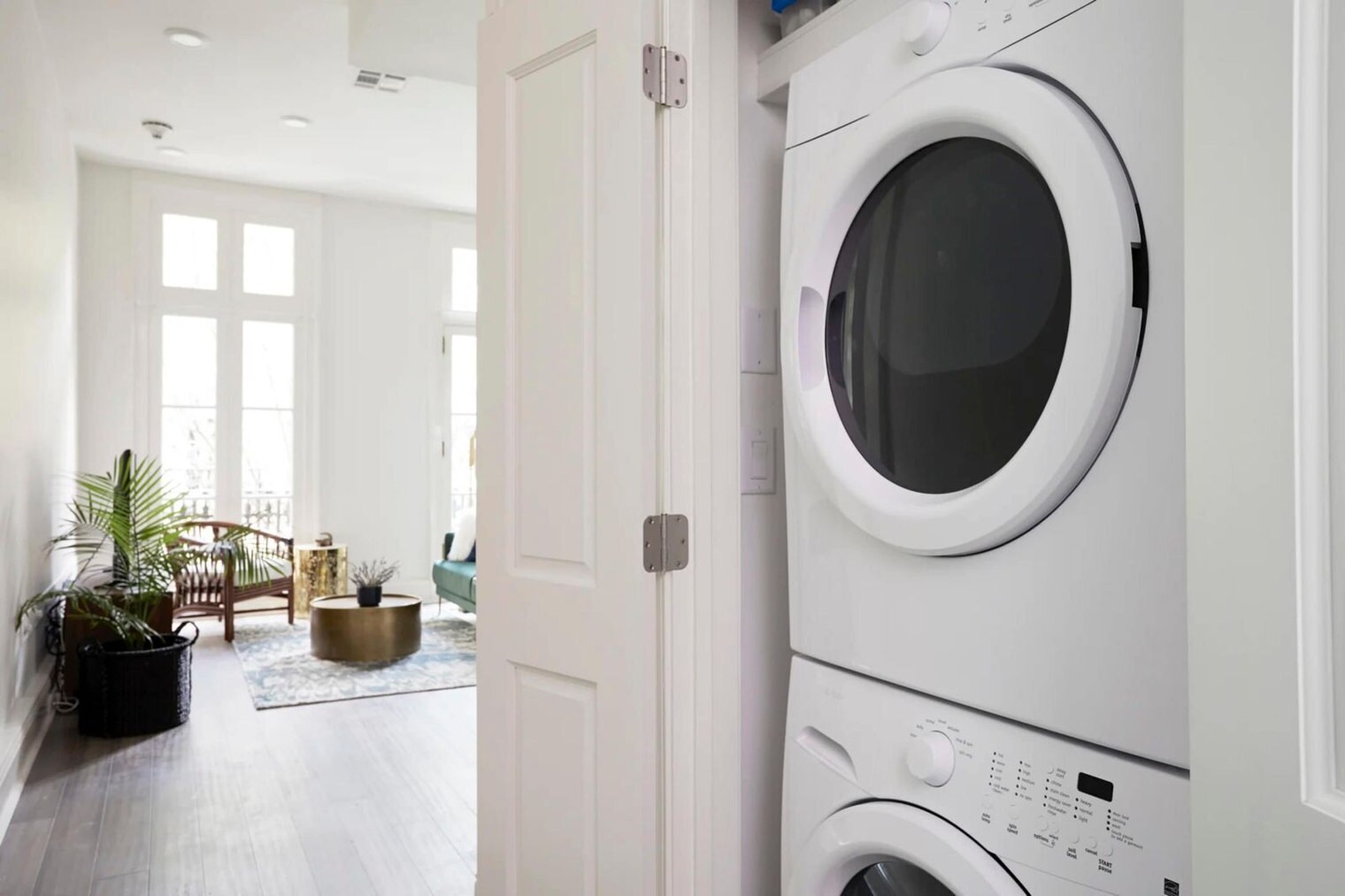 Building Photo - 800 Gravier St