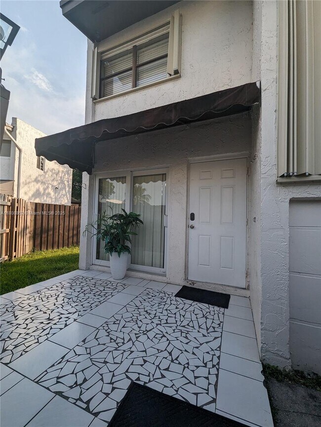 Primary Photo - 6902 SW 114th Ave