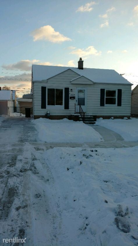 Primary Photo - 13225 Backus St